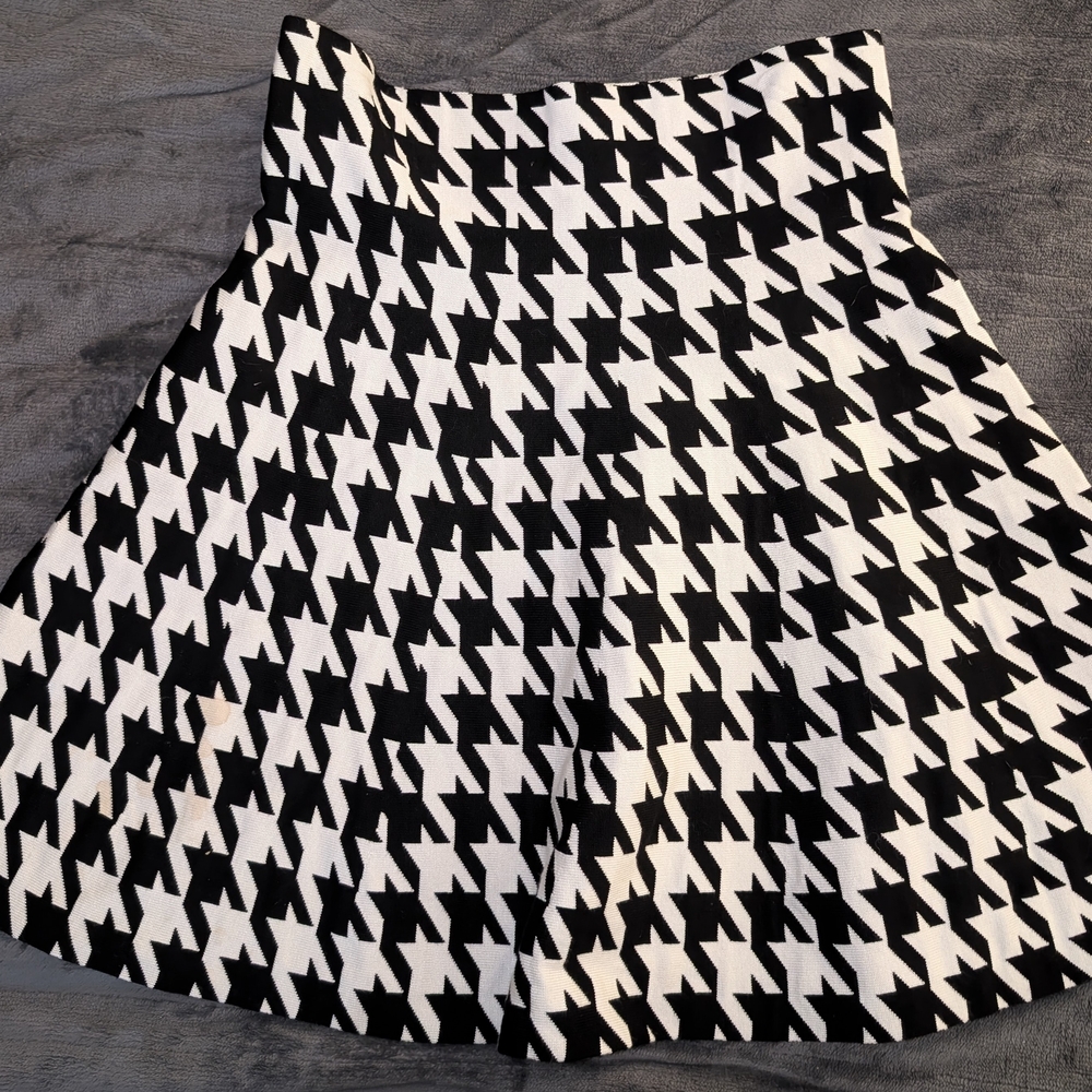 Black and White Houndstooth Skirt